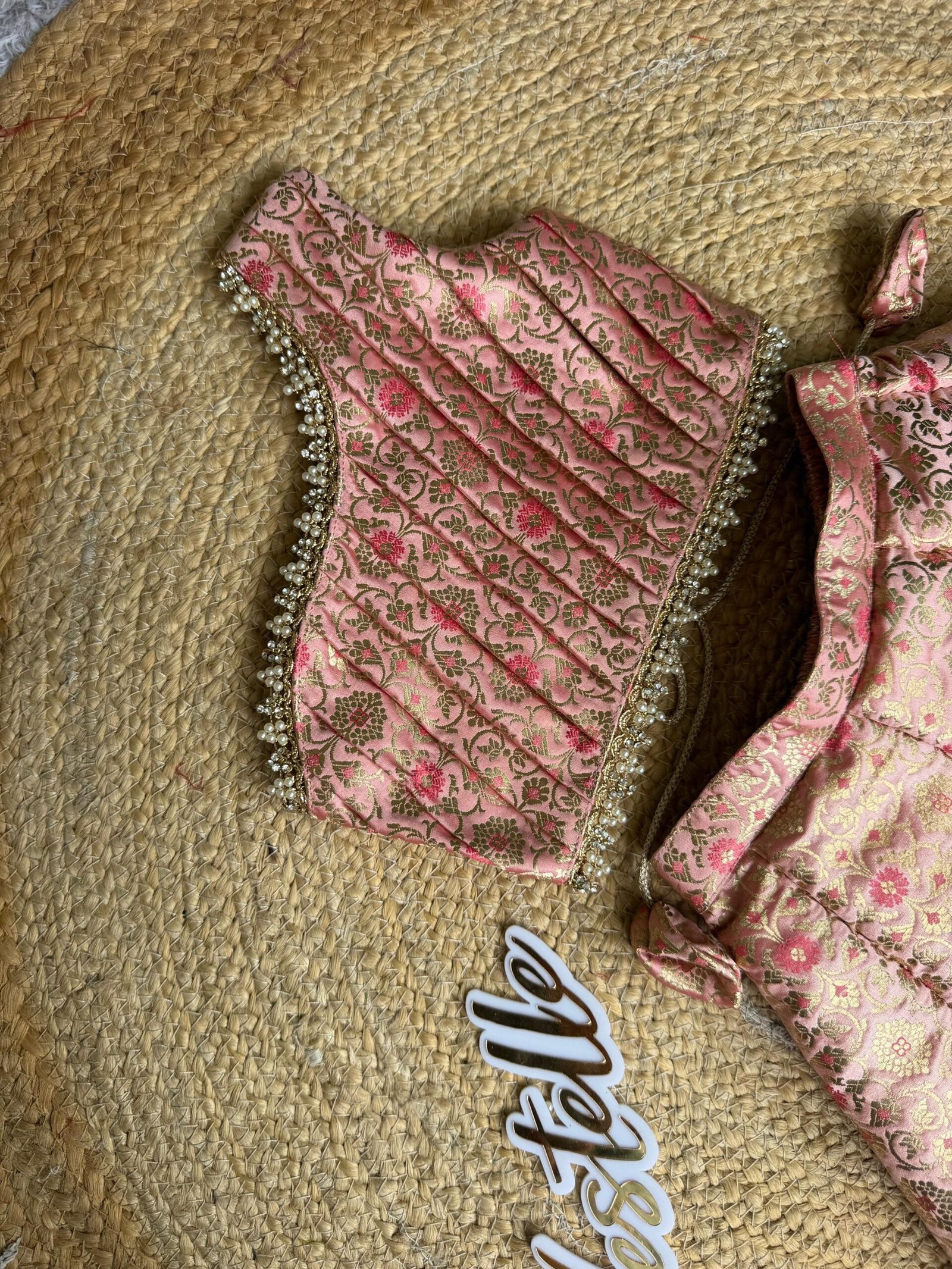 f8383242-a5e6-4094-af14-858c7683f02f